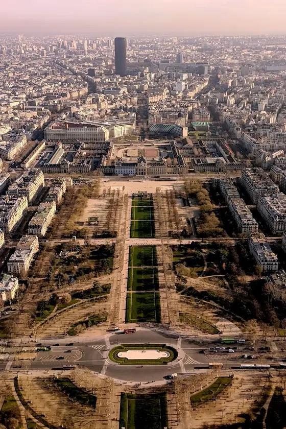 Toits et rues d’une ville française